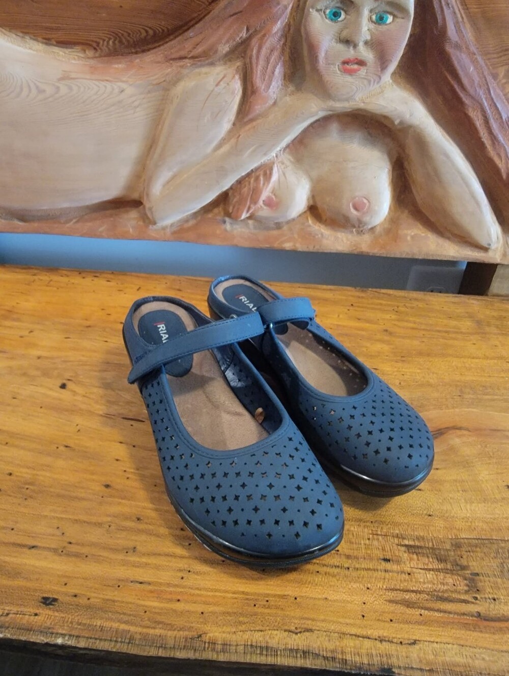 Vinto Mule by Rialto Size 8 With Adjustable Strap. 2.5" Heel Height